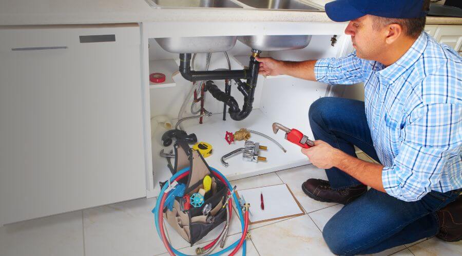 Professional water heater repair in Guerra, TX